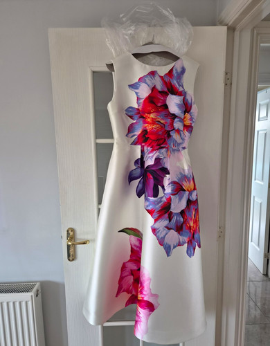 Coast size white floral - size, 14