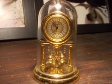 Miniature clock 400 days, ideal showcase and decoration battery included