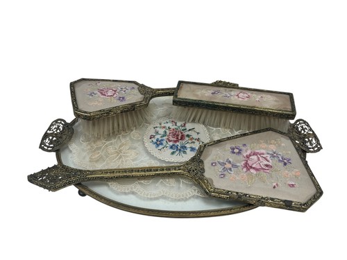 Vintage petit point dressing - petit,