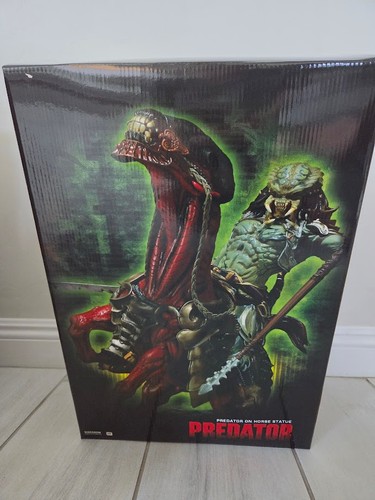 Predator horse statue - predator, on