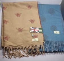 HOUSE of FRASER Soft Scarf Bee