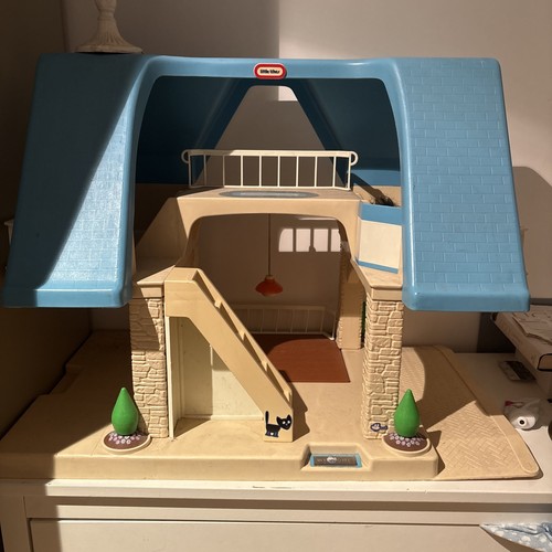 Vintage little tikes - little, house