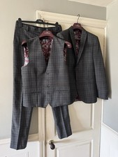 Men’s Next Tailoring Gray