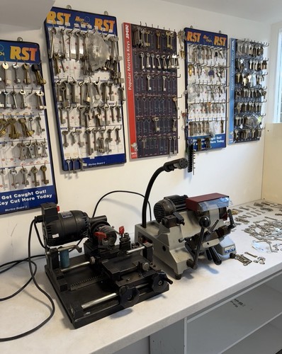 Key cutting machine - key, blanks