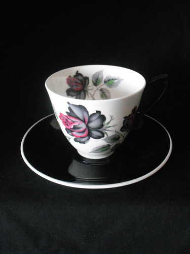 Pretty royal albert fine bone - royal,