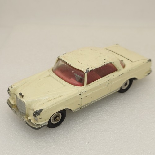 Corgi toys 230 mercedes - toys,