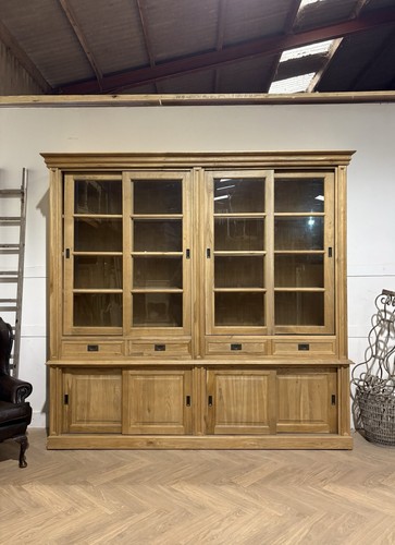 Gorgeous solid oak bookcase - solid, /