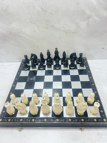 Vintage bakelite chess - bakelite, set