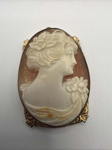Shell cameo pendant - shell,