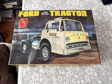 Amt FORD C-900 TILT-CAB SEMI TRACTOR 1:25 T567