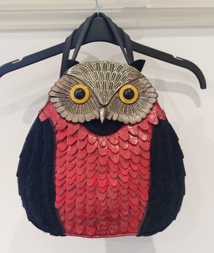 Novelty owl shaped faux - shaped,