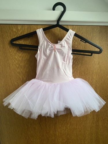 Pink dancing daisy - dancing,