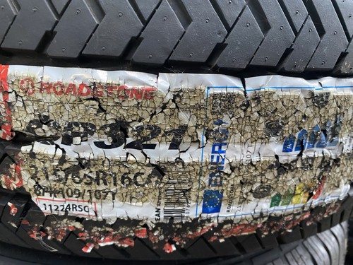 215 r16 109 107t roadstone - 215/65,