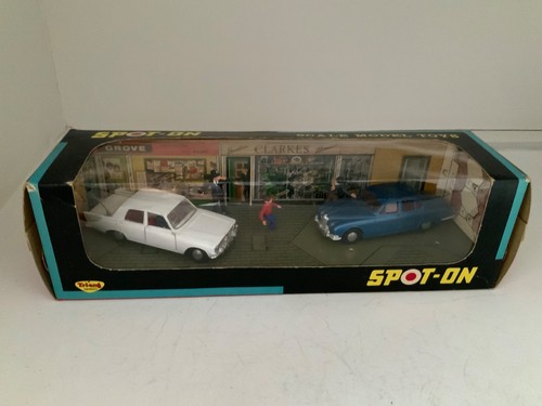 Spot triang 802 cops - on,