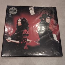 The White Stripes Get Behind