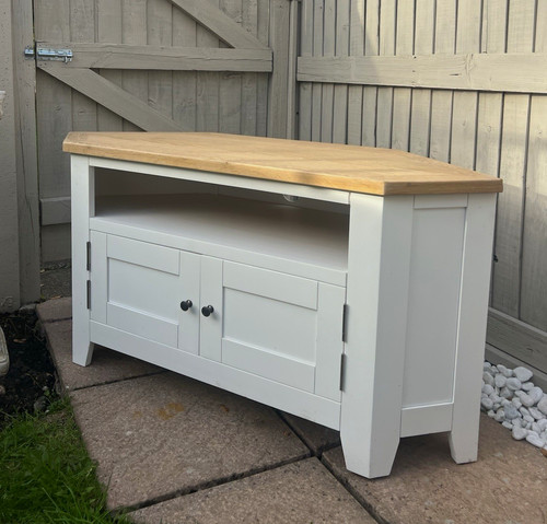 Cotswold company corner - cotswold, tv