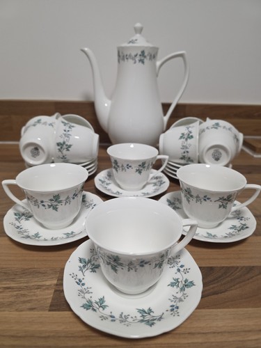 Royal worcester floral pattern - royal,