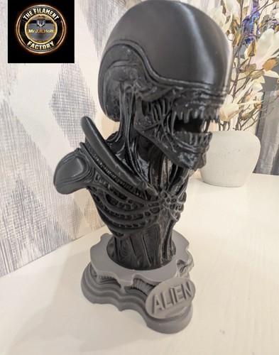 Xenomorph alien bust statue - xenomorph,