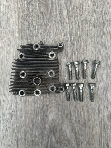 Cylinder head with bolts - cylinder,