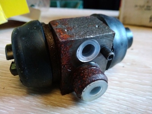 Brake cylinder wheel rear - brake,