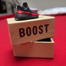 Yeezy 350 Core Black White Sneaker Keyring/Box/Bag Gifts by MINIKICKRINGS