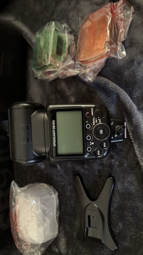 Nikon 910 speedlight - nikon,
