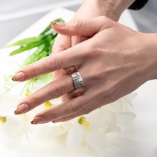 18ct White Gold 1ct+ Diamond