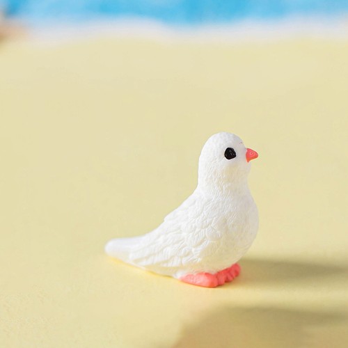 Lovely pigeon statue garden - statue,