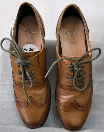 Clarks tan leather brogue - tan,