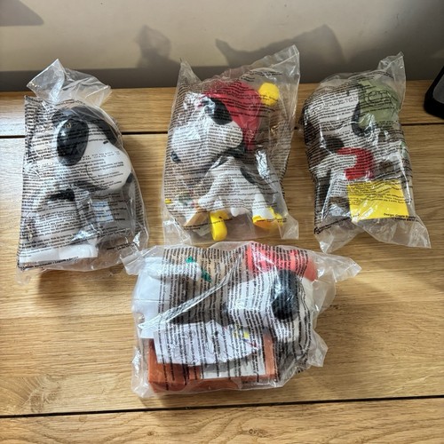 Snoopy 2000 mcdonald toys - 2000,