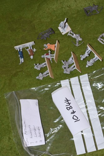 25mm medieval castings - /,