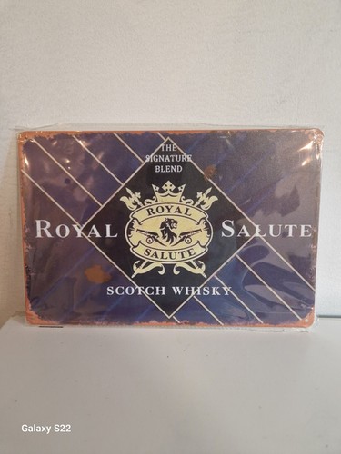 Royal salute scotch whiskey - royal,