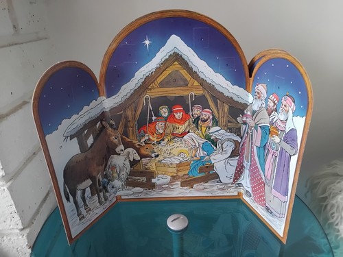 Vintage avon nativity fold - x,