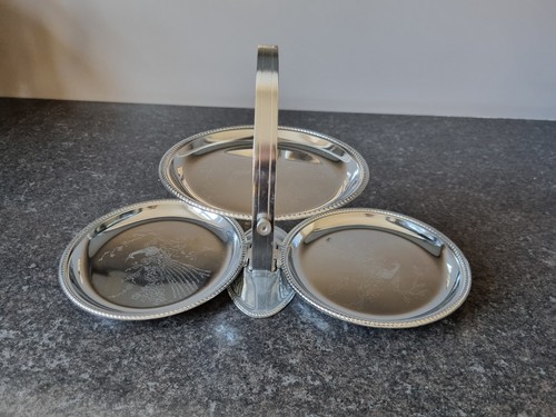 Silver coloured metal tier - 2,