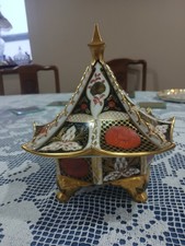 Abbeydale Chrysanthemum Pagoda