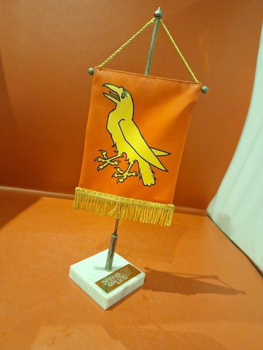 Vintage desk table top flag - top,