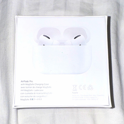 Airpods pro white with - airpods, magsafe