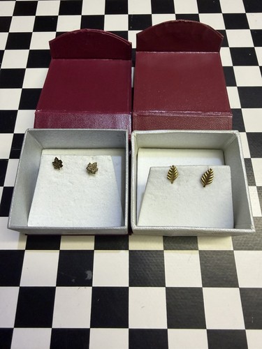 9ct gold stud earrings - gold,