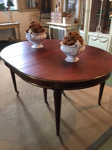 Table extending dining - table,