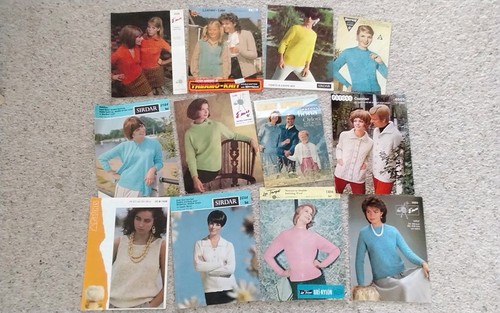 Vintage ladies knitting - ,