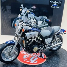 MINICHAMPS 1/12 Yamaha Vmax