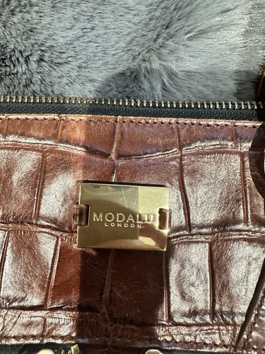 Modal london dark - dark, pippa