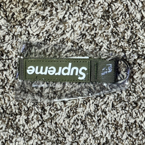 Supreme webbing logo keychain - webbing,