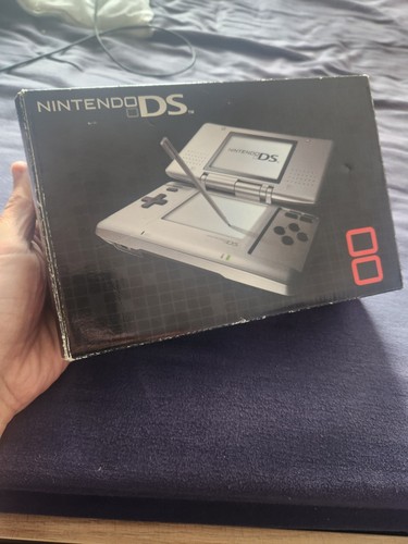 Nintendo console silver - console,