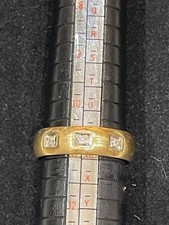 9ct Heavy Gold Wedding Ring – 3 Diamonds – Size V 375 & DIA – 8.08g Hallmarked