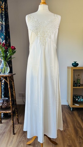 Vintage michael ivory satin - st,