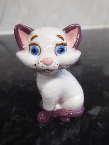 Wade duchess pottery pets - ,