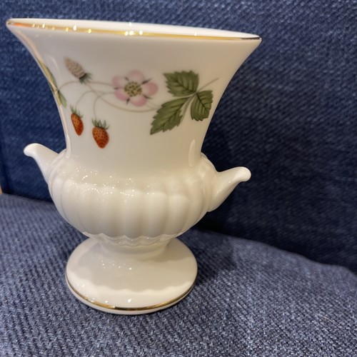 Wedgwood bone china vase wild - bone,