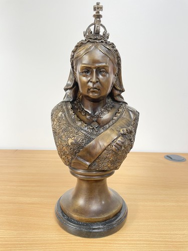 Bronze bust queen victoria - of,