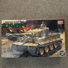 Academy 1/35 Tiger 1 mid production + Metal barrel Eduard PEx2 & Zimmerit
